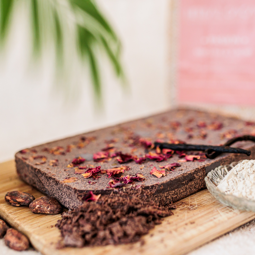 Herbal Cacao Pasion blend with cacao, mucuna, rose petals and vanilla